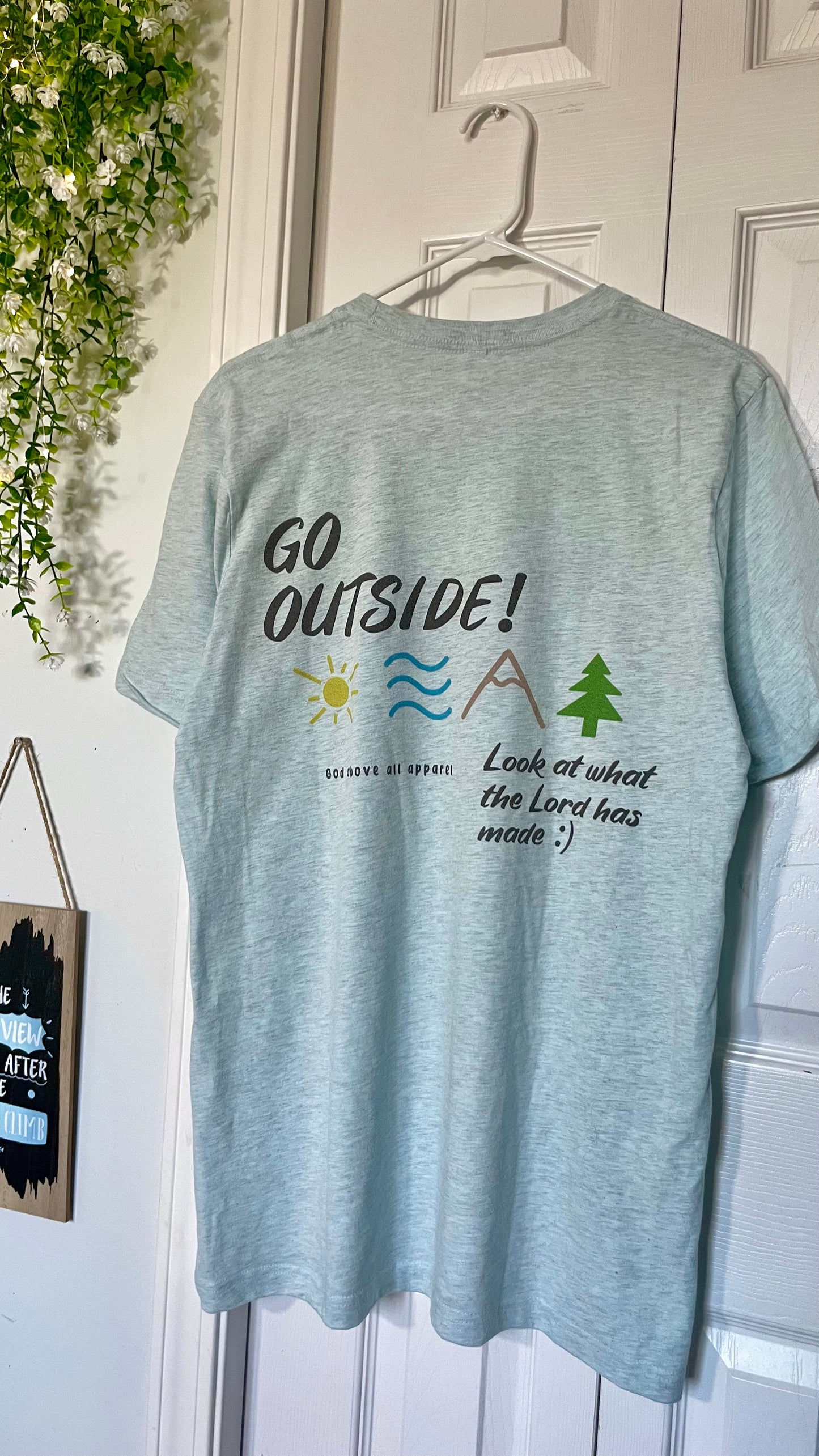 GO OUTSIDE LIGHTWEIGHT TEE