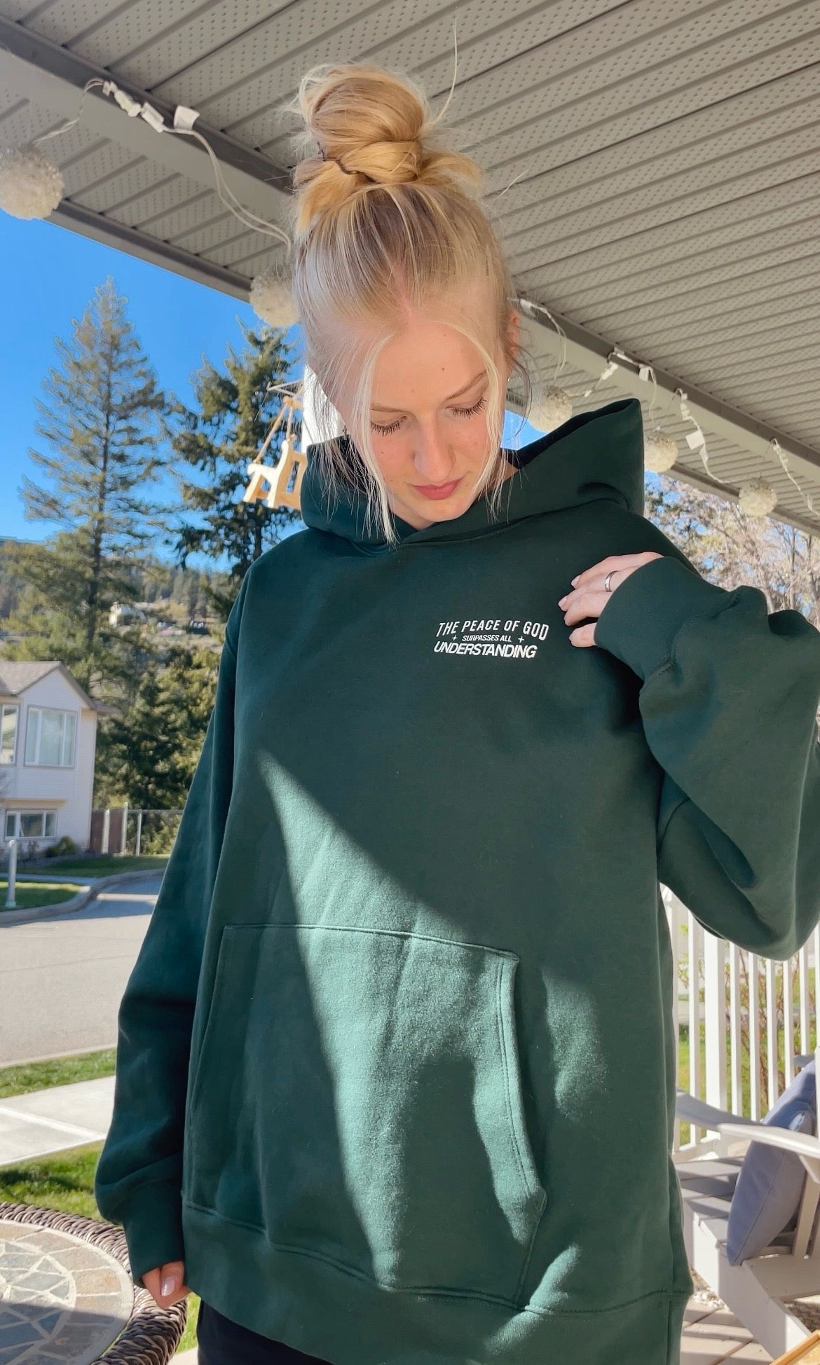 THE PEACE OF GOD SURPASSES ALL UNDERSTANDING PREMIUM HOODIE